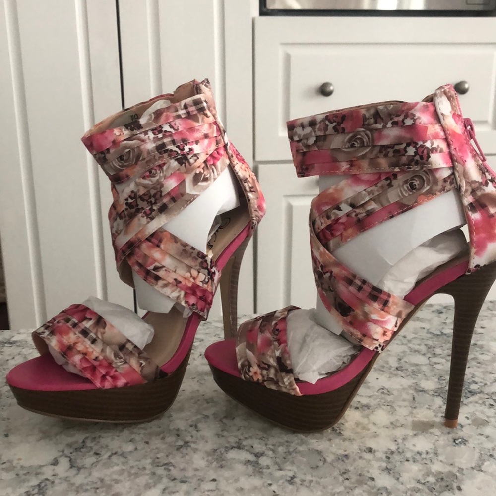 Brand new floral heels